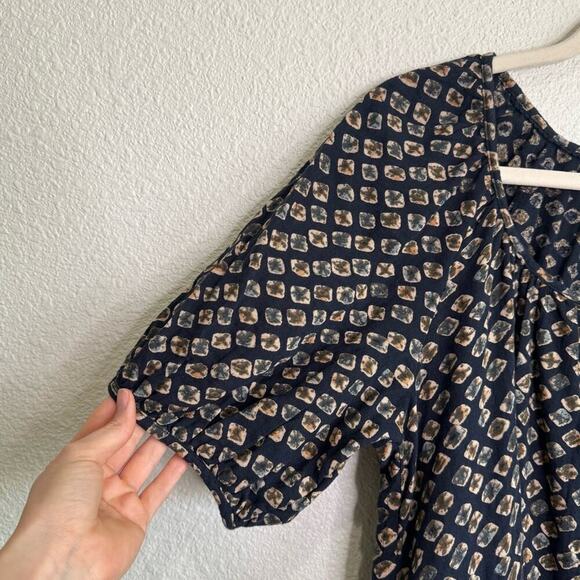 Anthropologie Pilcro Boho Printed Button Front Rounded Hem Blouse Top Medium - Picture 8 of 9